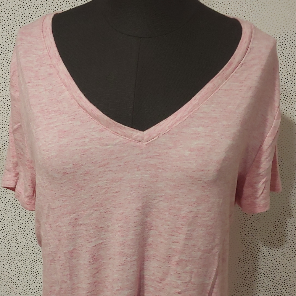 ☀️5/$15 MERONA Pink V Neck Tee
